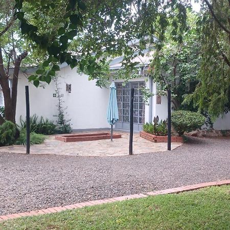 Driftwood Boutique Bed And Breakfast Lobatse Exteriér fotografie