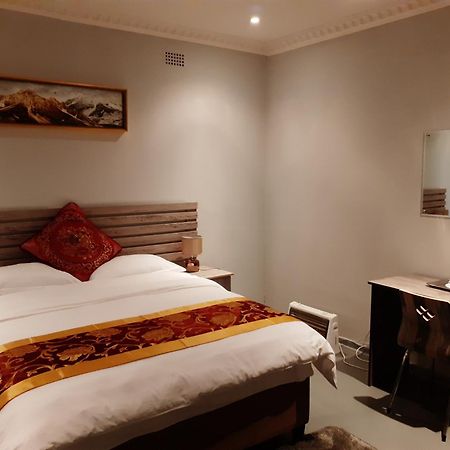 Driftwood Boutique Bed And Breakfast Lobatse Exteriér fotografie